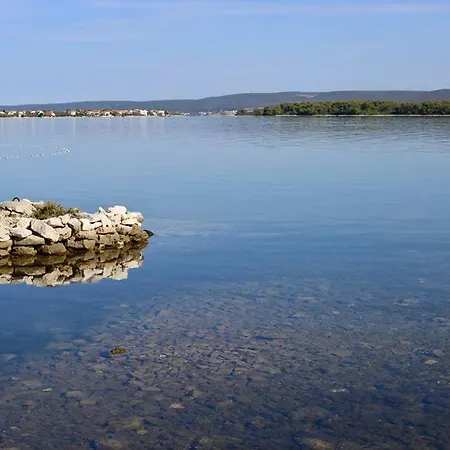 3* Stone House Dora For 5 Guests, Pasman Island Semesterbostad