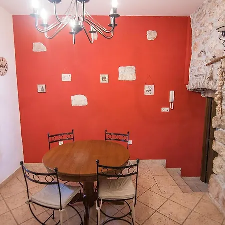 3* Stone House Dora For 5 Guests, Pasman Island Tkon