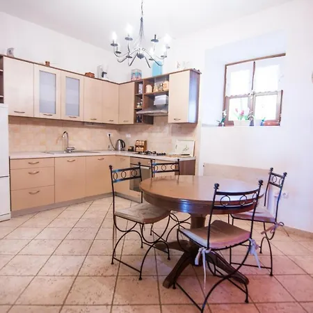 3* Stone House Dora For 5 Guests, Pasman Island Semesterbostad