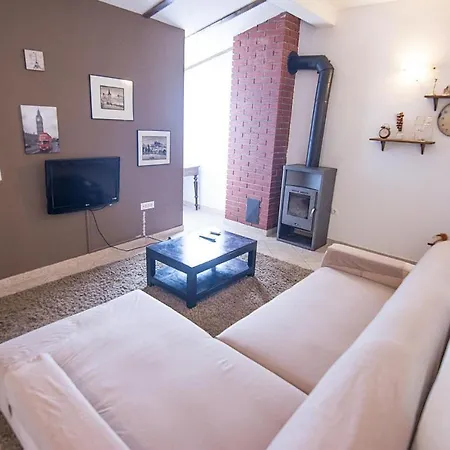 3* Stone House Dora For 5 Guests, Pasman Island * Tkon