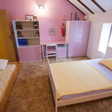 Semesterbostad 3* Stone House Dora For 5 Guests, Pasman Island