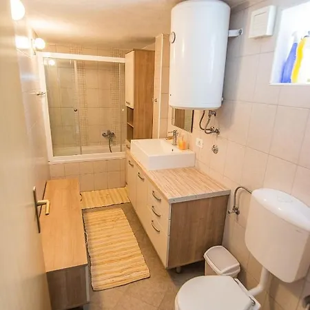 3* Stone House Dora For 5 Guests, Pasman Island Semesterbostad Tkon