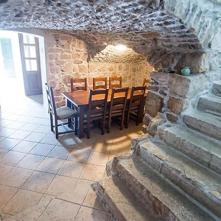 Nyaraló 3* Stone House Dora For 5 Guests, Pasman Island Tkon